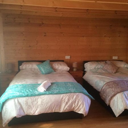 Log House Hideaway Villa Johnswell Exterior photo