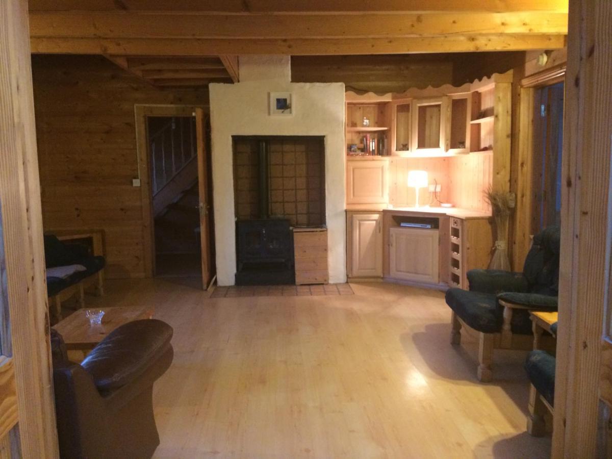 Log House Hideaway Villa Johnswell Exterior photo